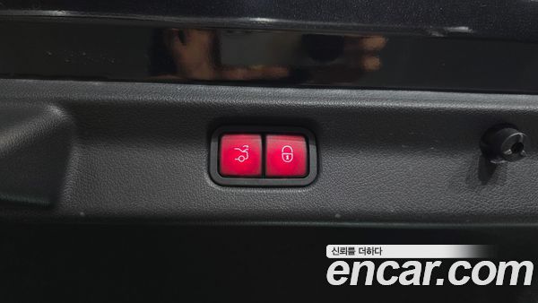 Mercedes-Benz EQE 2023, фото 30