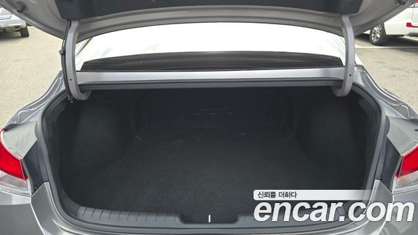 Hyundai Elantra 2021, фото 26