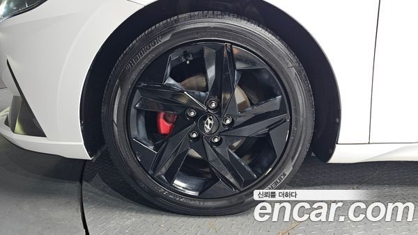 Hyundai Elantra 2023, фото 5