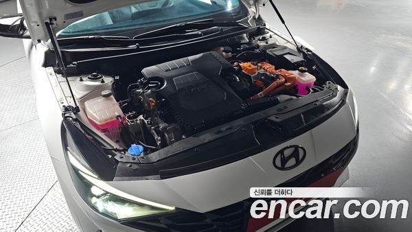 Hyundai Elantra 2023, фото 6