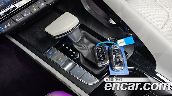 Hyundai Elantra 2023, фото 9