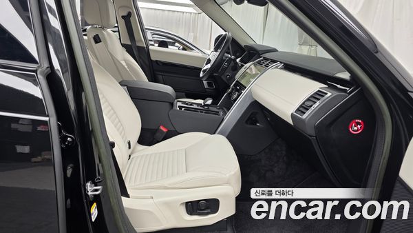 Land Rover Discovery 2023, фото 16
