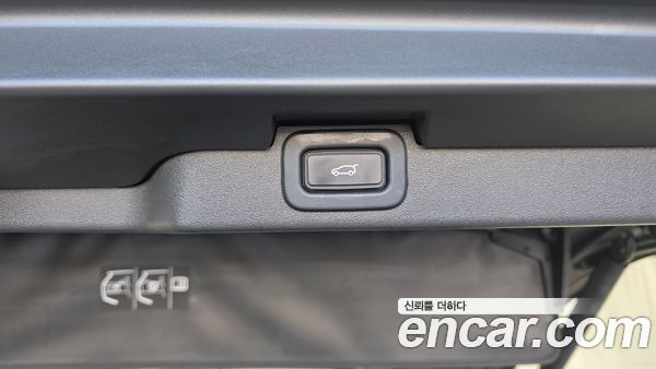 Land Rover Discovery 2023, фото 29