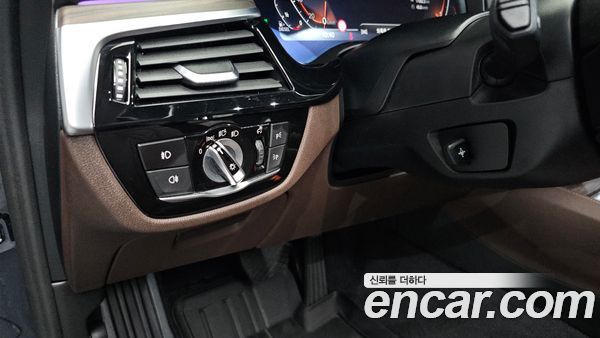 BMW 5 Series 2020, фото 28