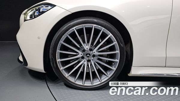 Mercedes-Benz S-Class 2023, фото 4