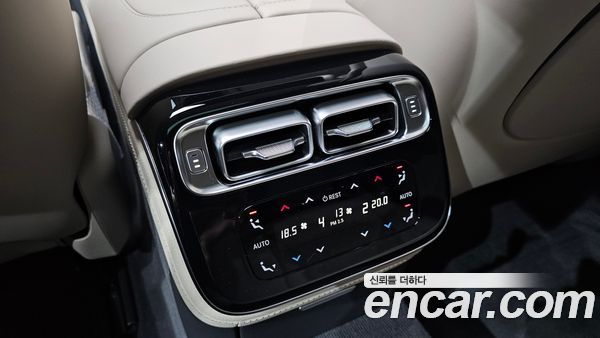 Mercedes-Benz S-Class 2023, фото 34
