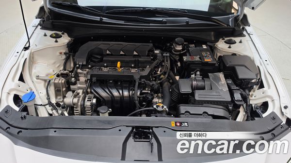 Hyundai Elantra 2025, фото 6