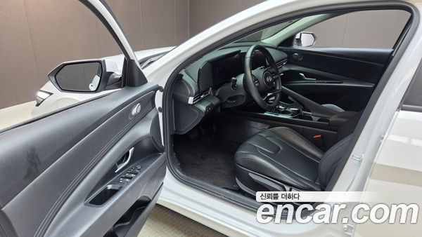 Hyundai Elantra 2025, фото 13