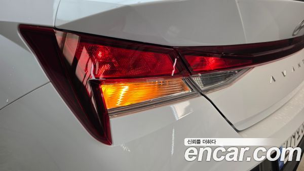 Hyundai Elantra 2025, фото 9