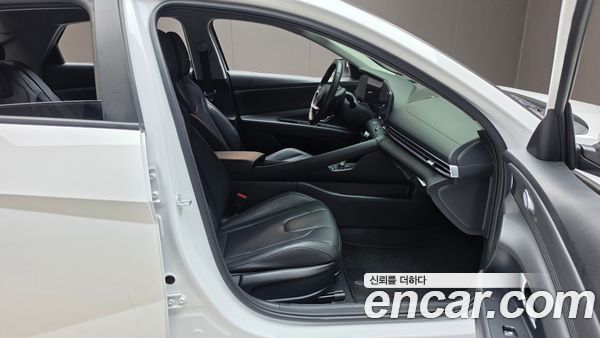 Hyundai Elantra 2025, фото 16