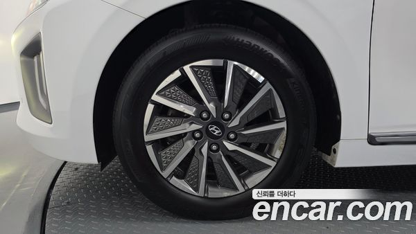 Hyundai IONIQ 2020, фото 4