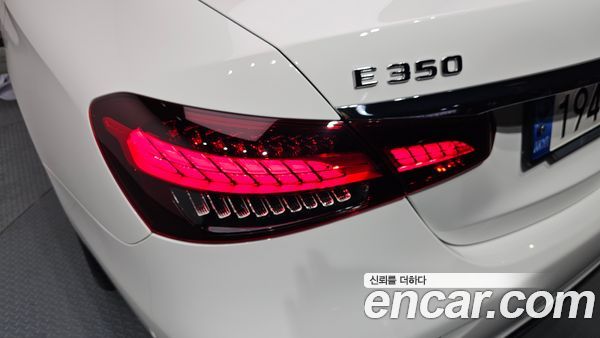 Mercedes-Benz E-Class 2021, фото 9