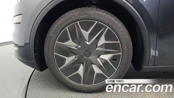 Tesla Model Y 2026, фото 4