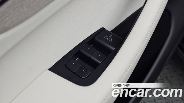 Tesla Model Y 2026, фото 31