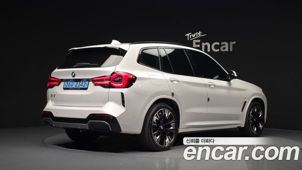 BMW iX3 2023, фото 2
