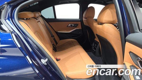 BMW 3 Series 2025, фото 17