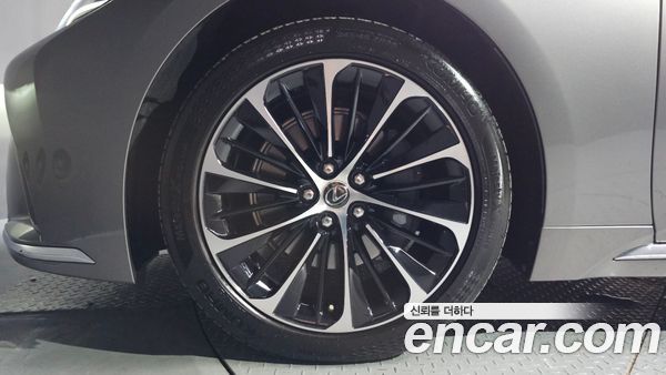 Lexus LS 2021, фото 5