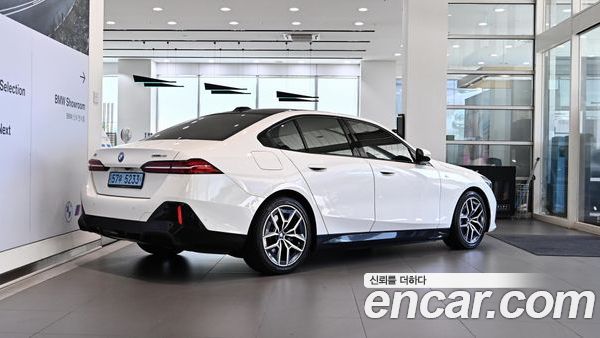 BMW i5 2024, фото 2