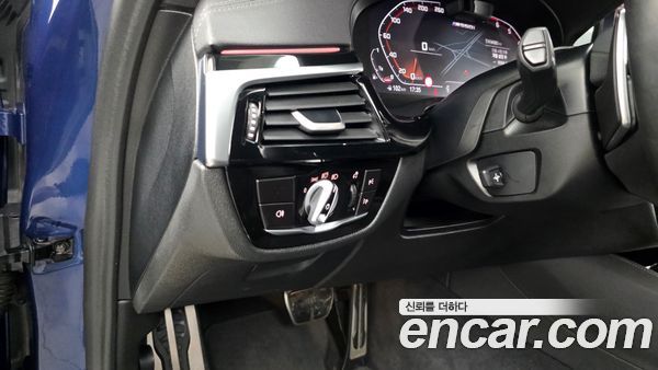 BMW 5 Series 2021, фото 29