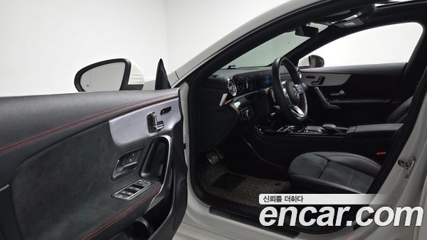 Mercedes-Benz CLA 2020, фото 13