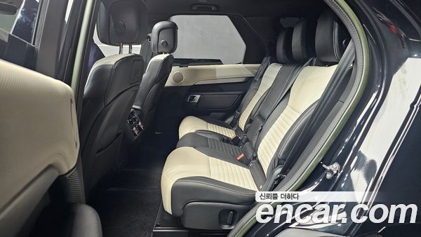 Land Rover Discovery 2023, фото 18