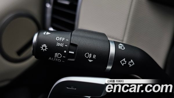 Land Rover Discovery 2023, фото 26