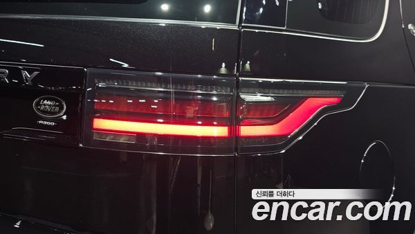 Land Rover Discovery 2023, фото 9