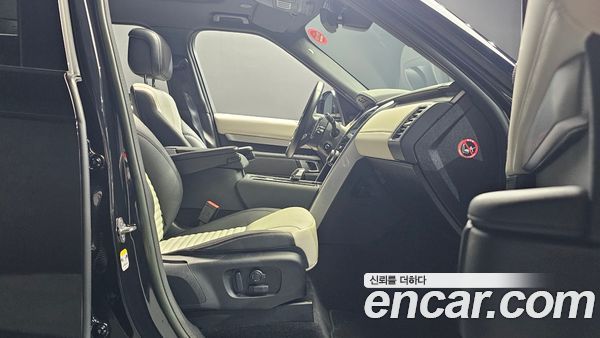 Land Rover Discovery 2023, фото 16