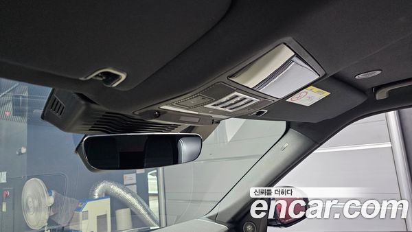 Land Rover Discovery 2023, фото 30