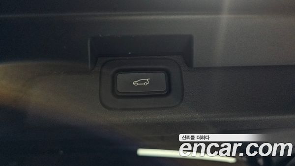 Land Rover Discovery 2023, фото 32