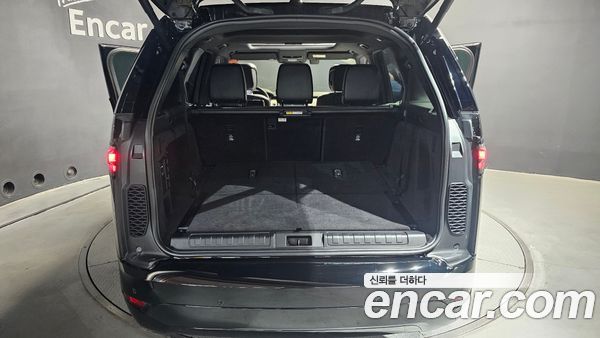Land Rover Discovery 2023, фото 33