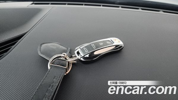 Porsche Taycan 2022, фото 21