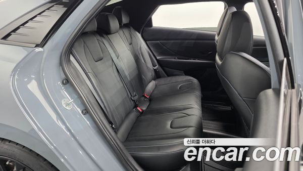 Hyundai Elantra 2022, фото 17