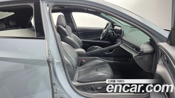 Hyundai Elantra 2022, фото 16