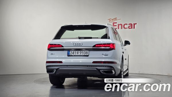 Audi Q7 2023, фото 4