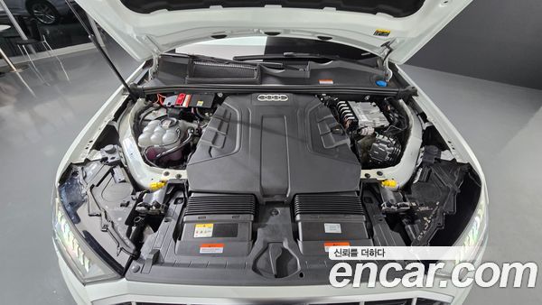 Audi Q7 2023, фото 6