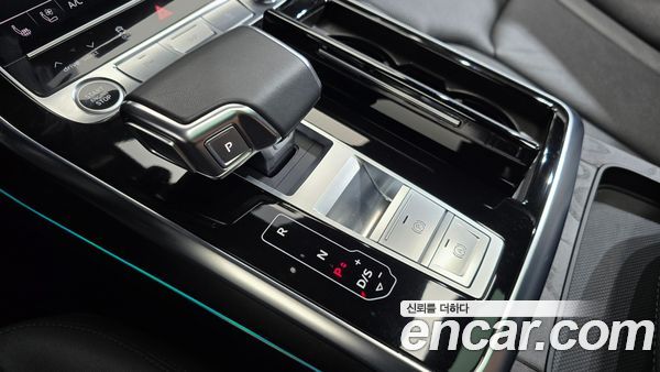 Audi Q7 2023, фото 12