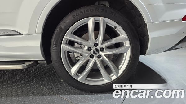 Audi Q7 2023, фото 7