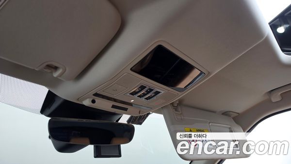 Land Rover Discovery 2020, фото 30