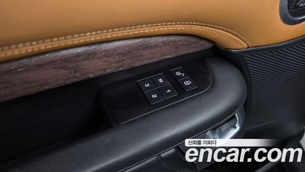 Land Rover Discovery 2020, фото 35