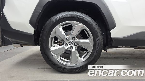 Toyota RAV4 2021, фото 5