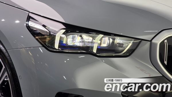 BMW 5 Series 2024, фото 7