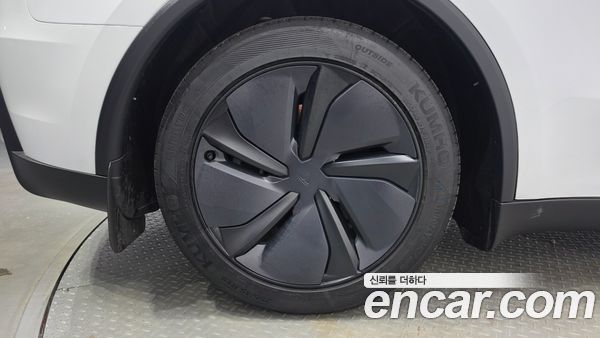 Tesla Model Y 2026, фото 5