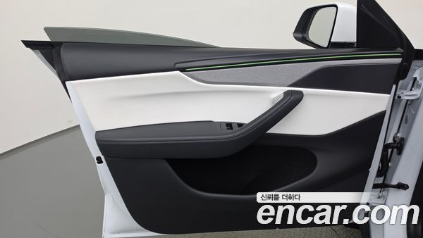 Tesla Model Y 2026, фото 14