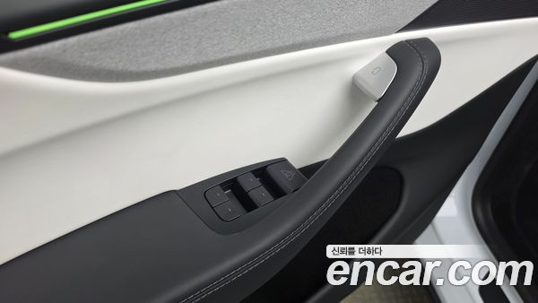 Tesla Model Y 2026, фото 32