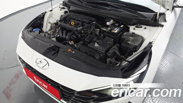 Hyundai Elantra 2023, фото 5