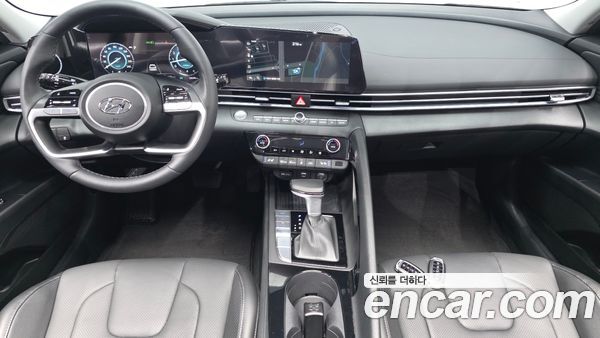 Hyundai Elantra 2023, фото 9