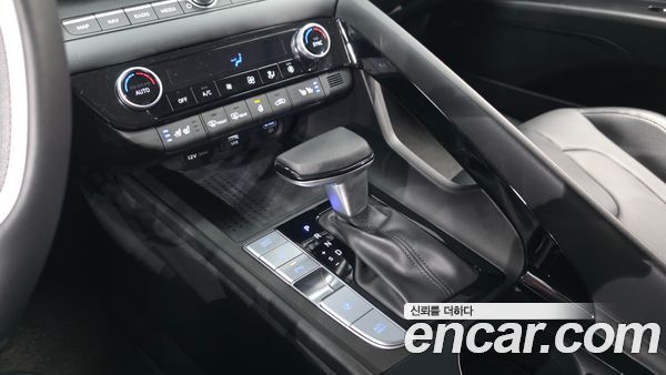 Hyundai Elantra 2023, фото 11