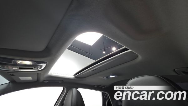Hyundai Elantra 2023, фото 23