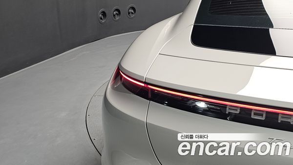 Porsche Taycan 2023, фото 8